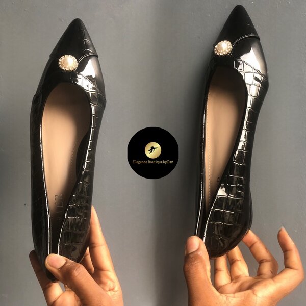 Ballerines en cuir verni chic