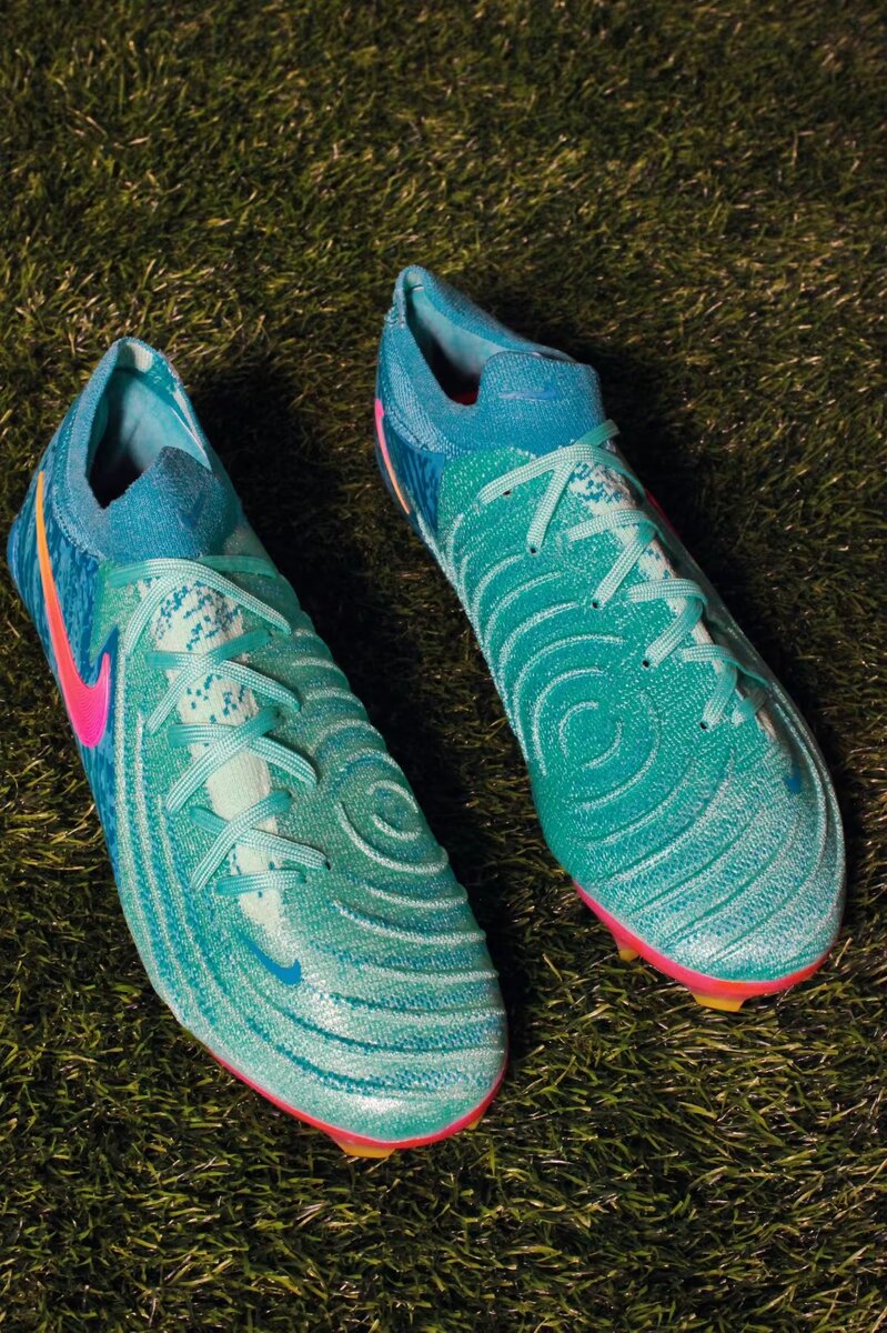 Nike Phantom GX 2 Elite LV8 FG Low-Top Football Boot O