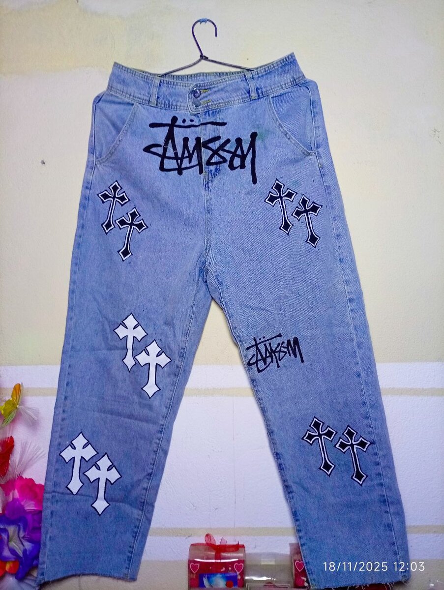 Jeans en denim avec motifs croix