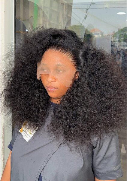 Perruque Bouclée Volumineuse