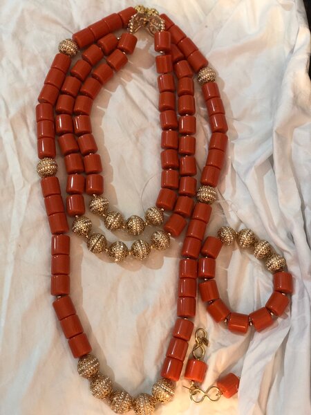 Colliers et sandales