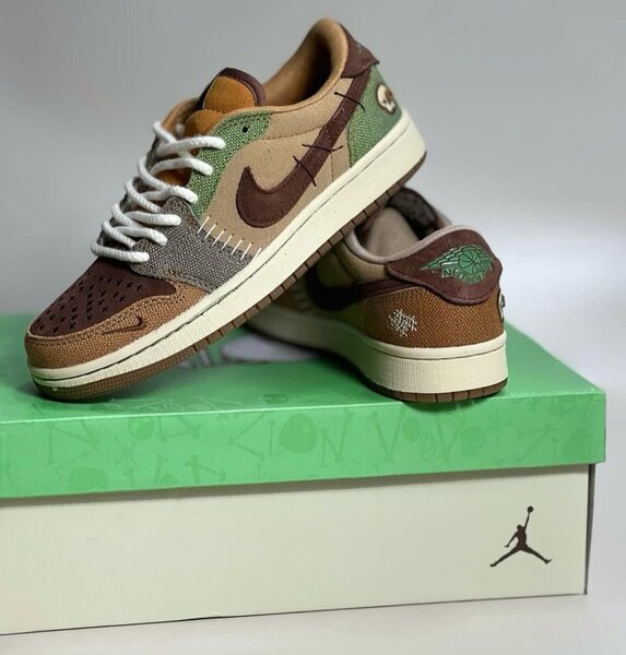 Nike SB X Travis Scott Dunk Low