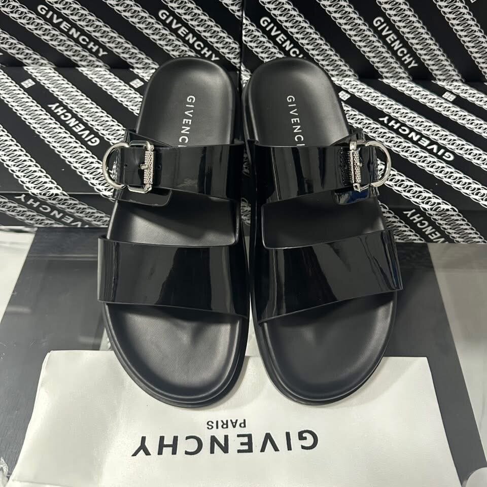 Sandales Givenchy élégantes