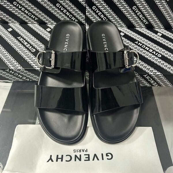 Sandales Givenchy élégantes