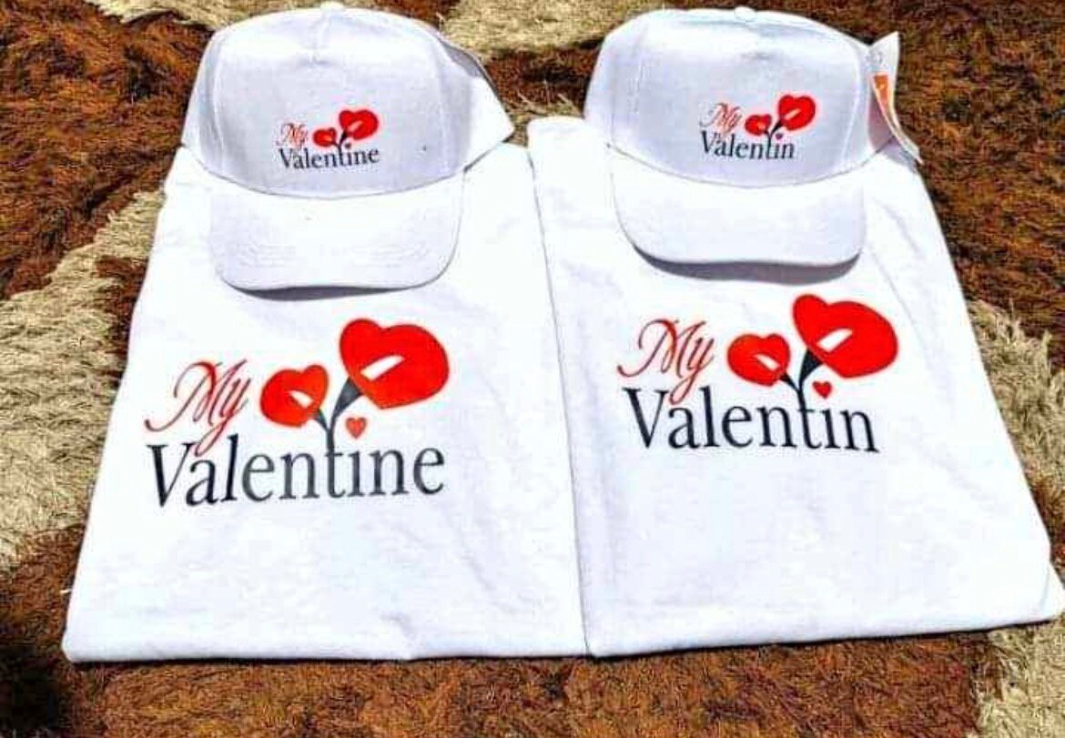 Ensemble Casquettes et T-Shirts Love