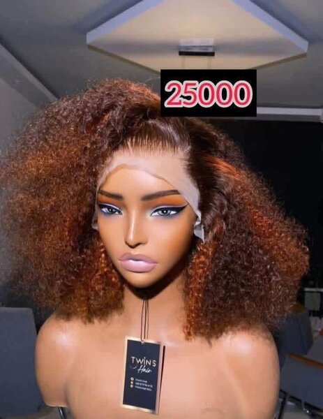 Perruque Bouclée Luxe