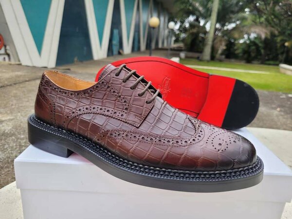 Chaussures en cuir exotique