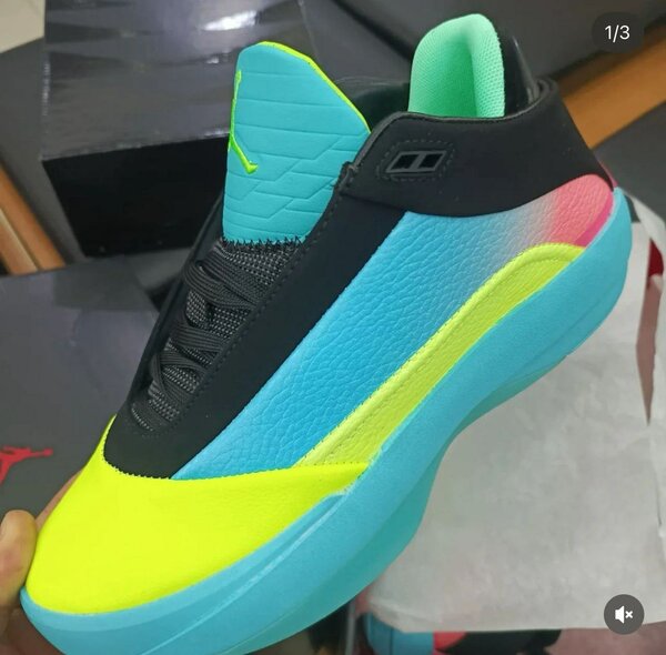 Baskets multicolores modernes