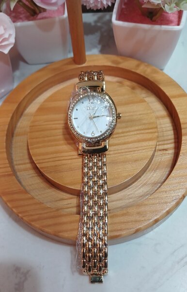 Montre femme luxe en or rose