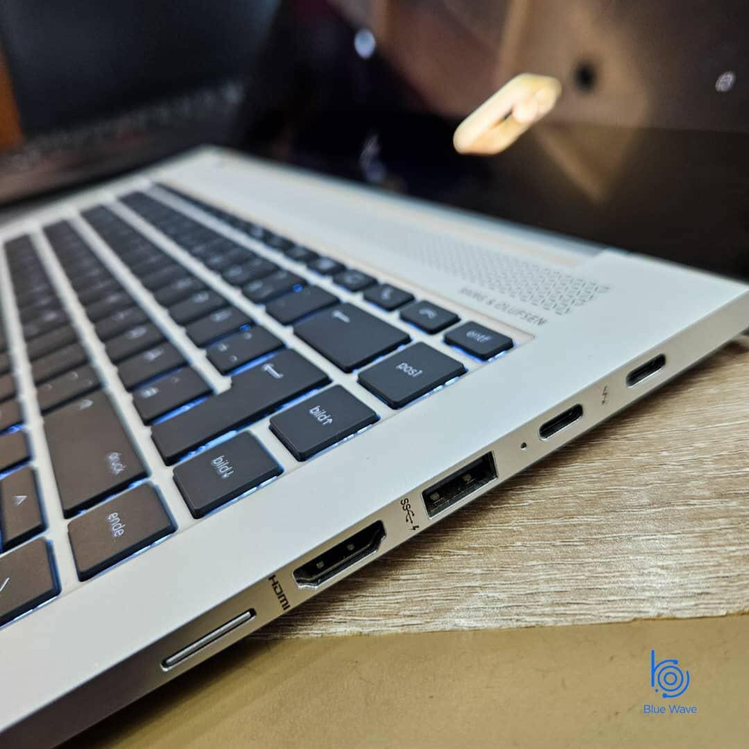 HP ELITEBOOK 1040 G4 ( Price is Negotiable)