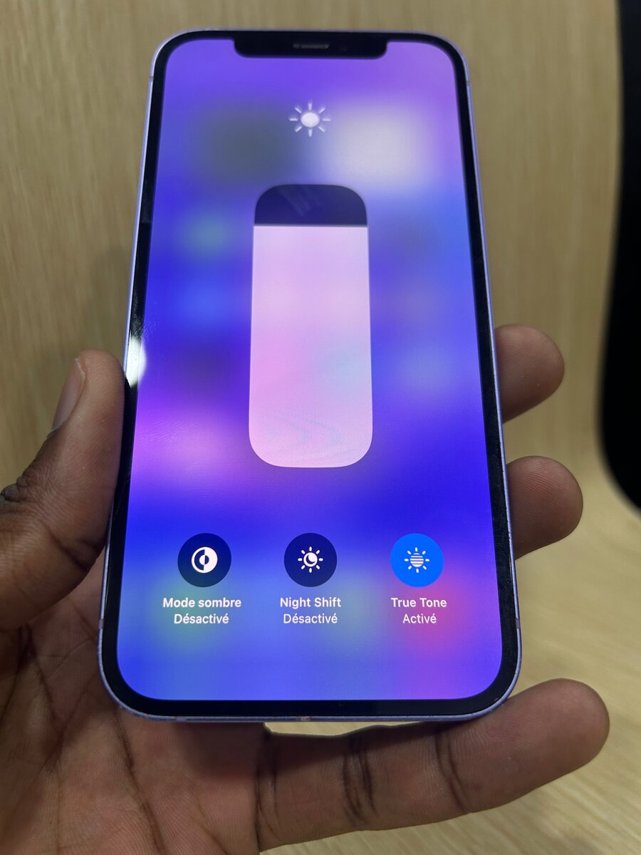 iPhone 12 Simple 64Go 10/10