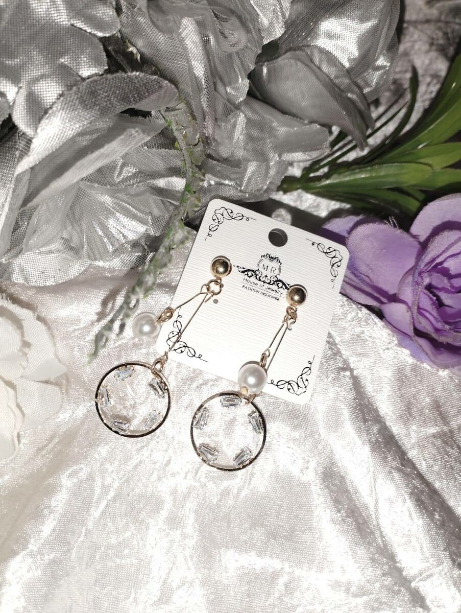 Fashionable stylish design earrings for girls and women