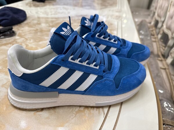 Адидас кроссовки