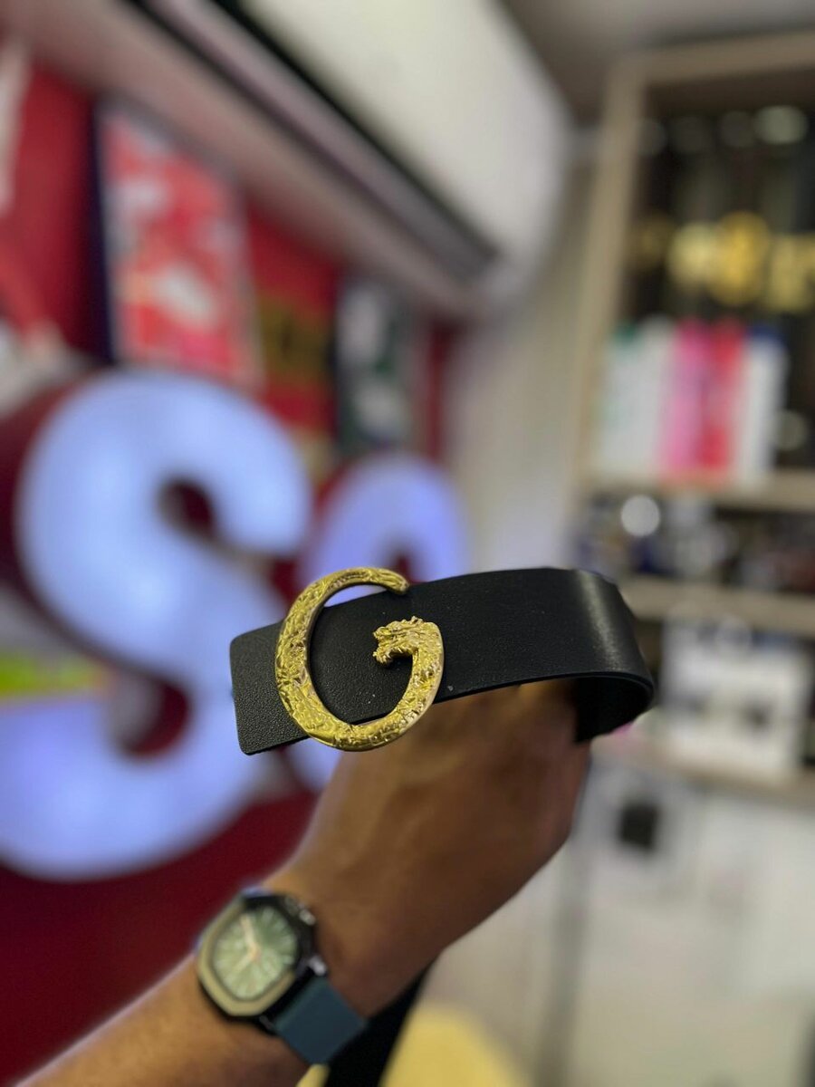 Ceinture élégante boucle dorée