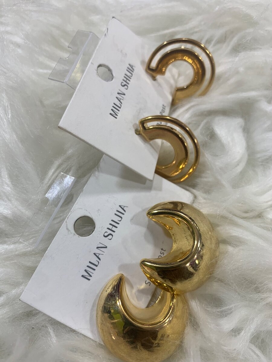 Boucles d'oreilles dorées tendance