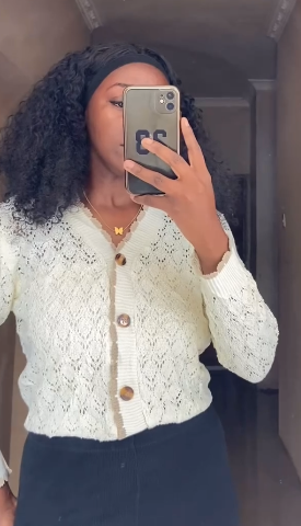 Short knitted Sweater with buttons in Beige size: M