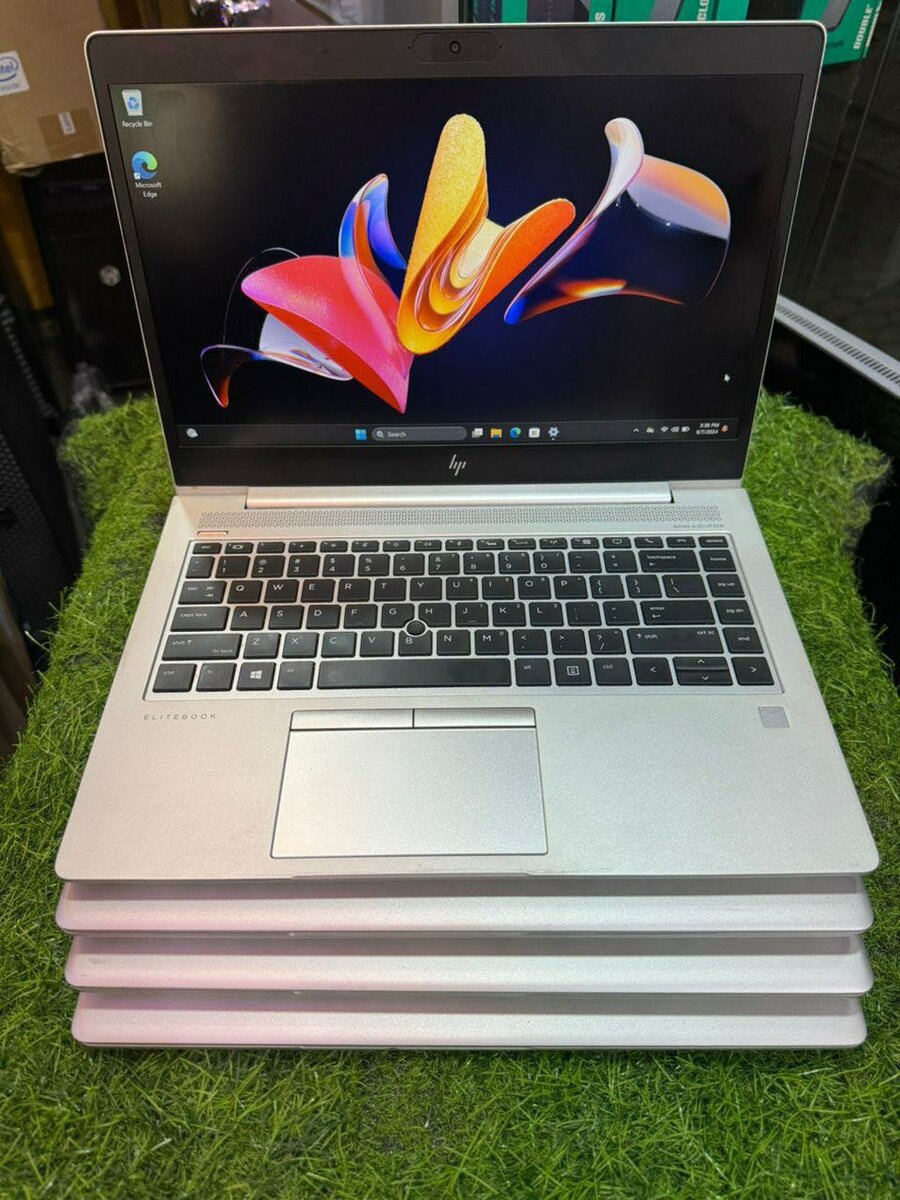 hp elitebook RYZEN 7gaming RAM 16GB KEYBOARD LIGHT SSD 256GB