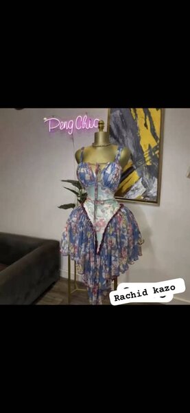 Robe élégante en dentelle rouge