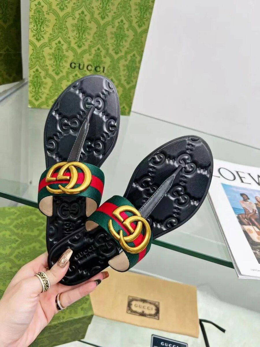 Gucci slippers