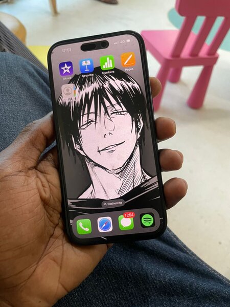 iPhone 15 noir 126 giga