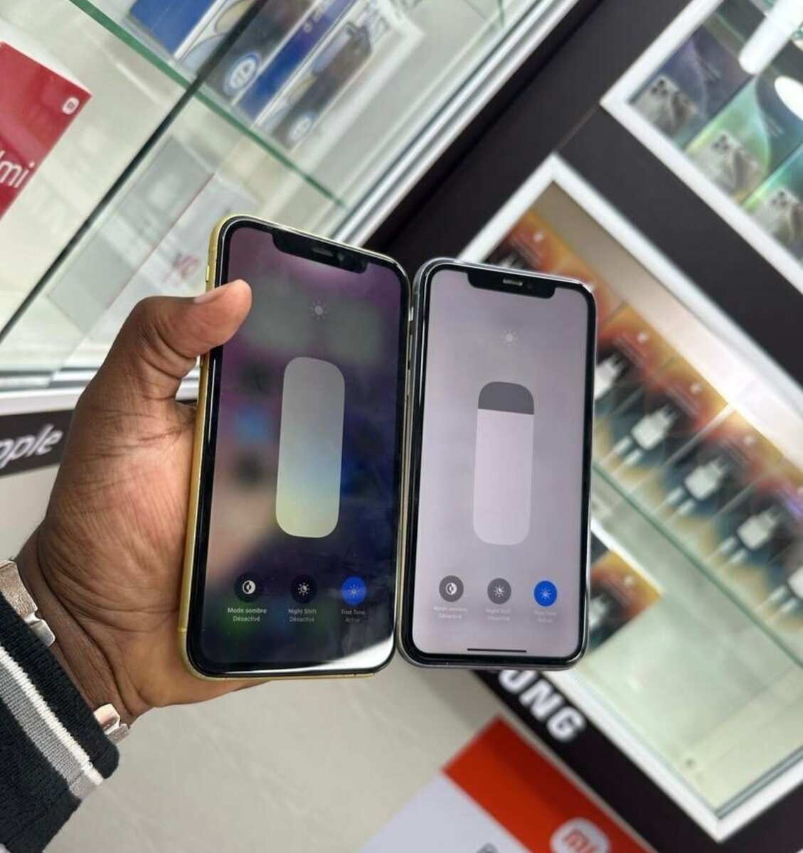 iPhone 11 Jaune et Violet