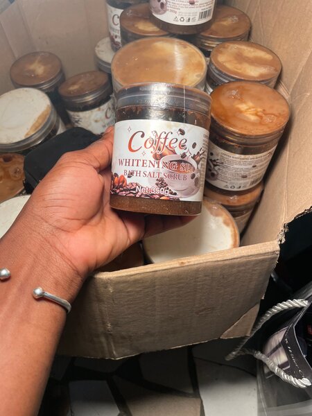 Sel de bain au café pour le corps - exfoliant et blanchissant