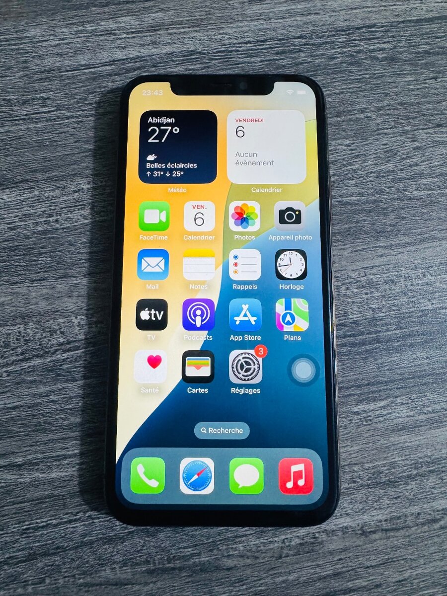 iPhone 11 Pro 64gb ( vendu avec reçu )