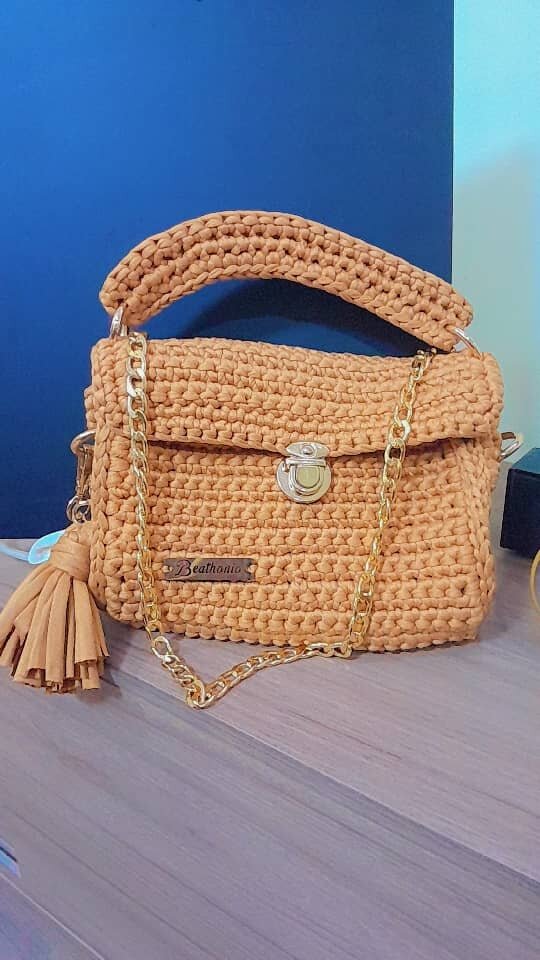 Hand woven ladies bag