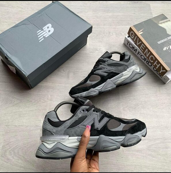 New Balance 9060