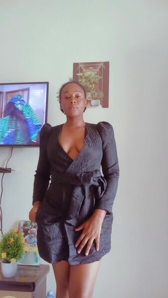 Robe chic noire élégante