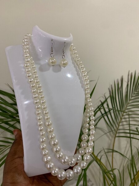 Pearl necklace