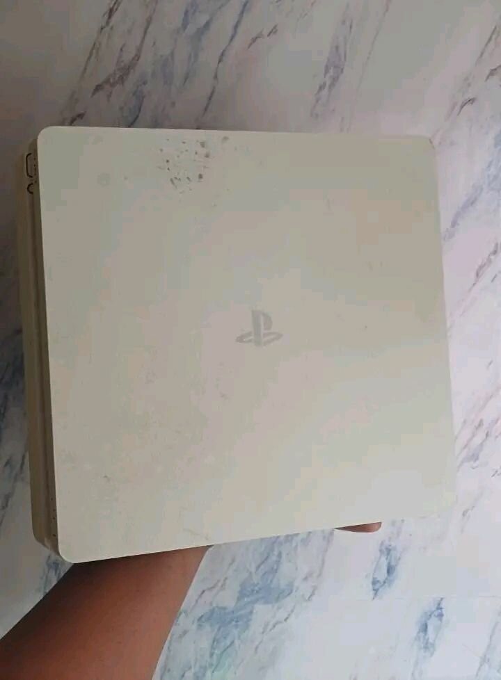 Sony PS4 Slim Console