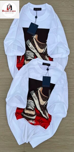 T-shirt imprimé sneakers