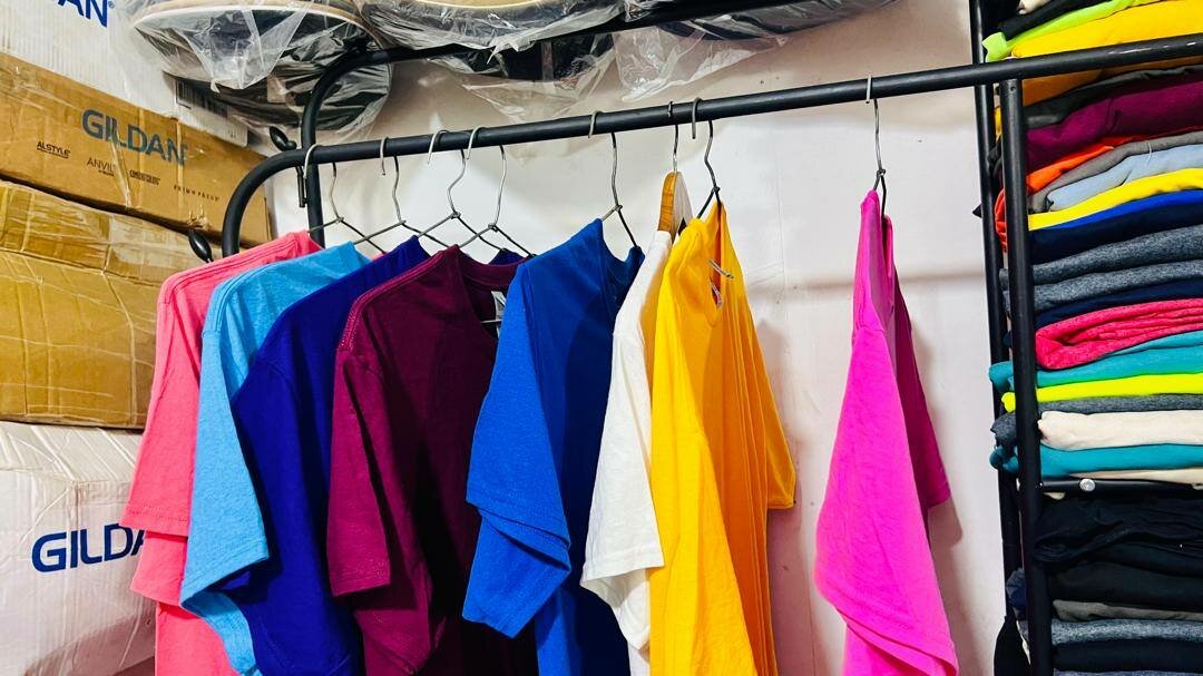 GILDAN  T-shirts From USA.