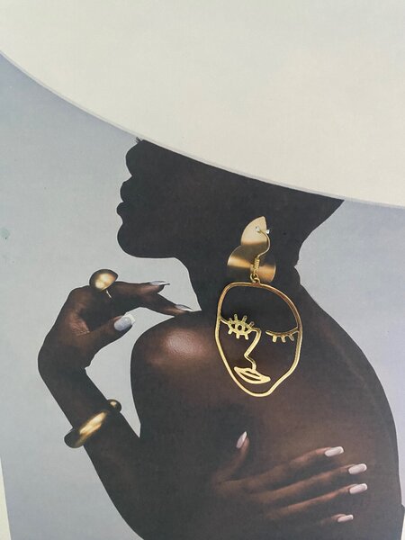 Boucles d'oreilles artistiques modernes