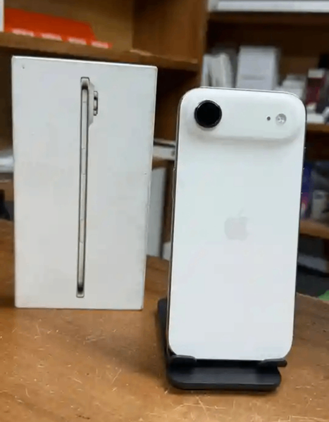 Smartphone compact blanc