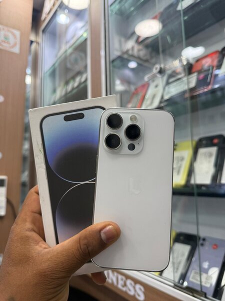 14 pro 128 giga avec carton