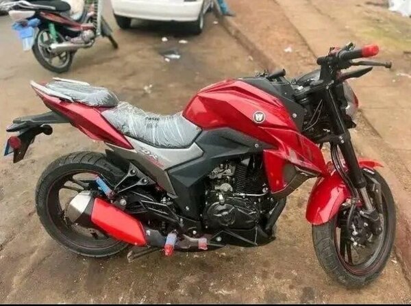 Moto Yamaha rouge - Vente moto neuve