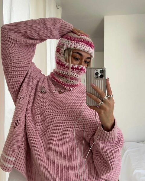 Cagoule en tricot colorée