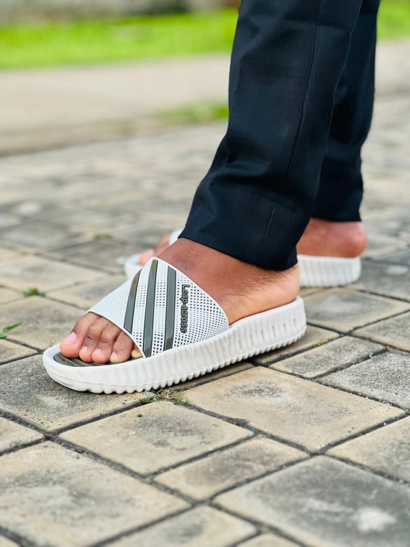 Sandales confortables blanches