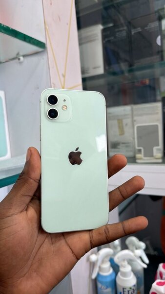 iPhone 12 simple 64Go