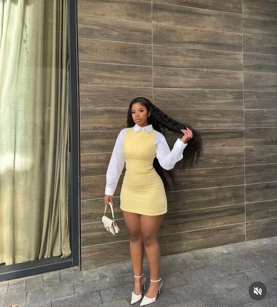 Robe jaune élégante