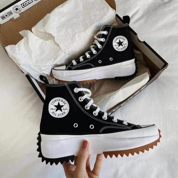 Chaussure montante
