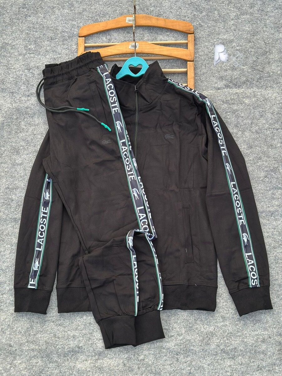 Survêtement sportif Adidas