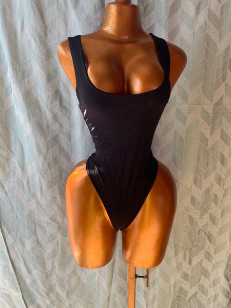 Maillot de bain noir élégant