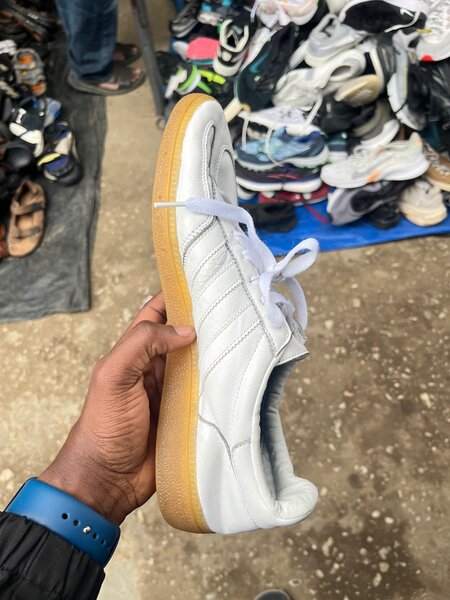 Sneakers blanches en cuir élégantes