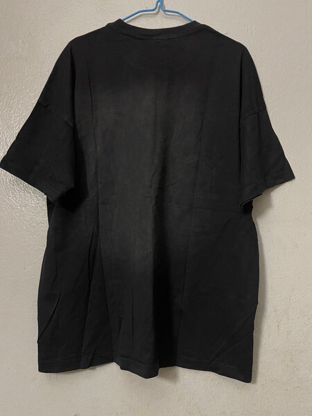 T-shirt noir graphique