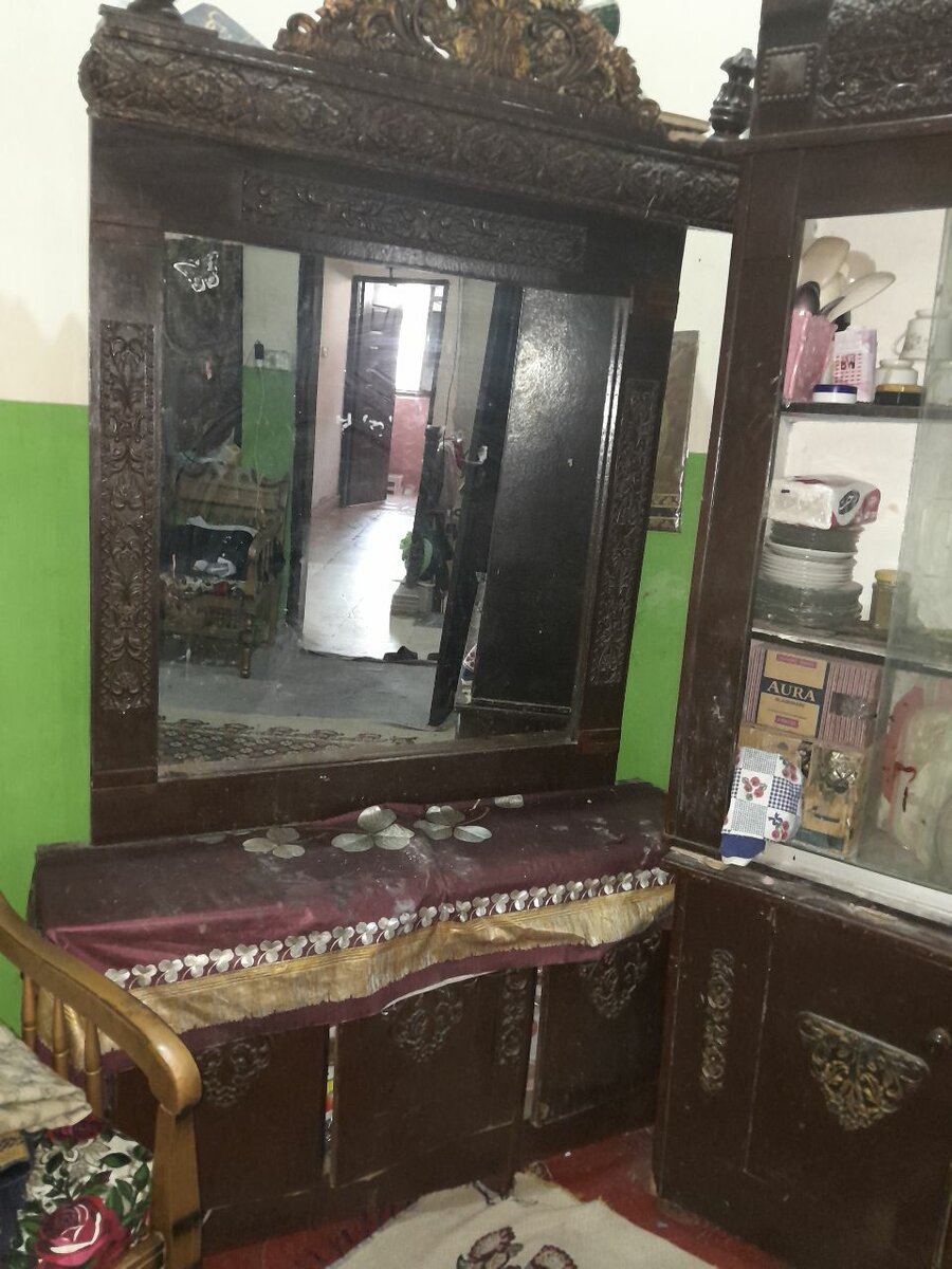 Bed and showcase