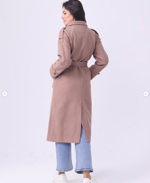 Бежевое женское пальто