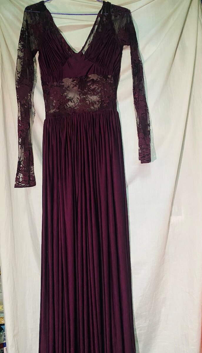 Robe longue en dentelle